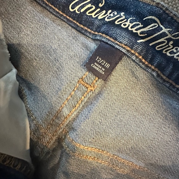 Universal Thread, size 12 jeans - Picture 2 of 3